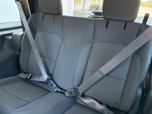 Used 2018 Jeep Wrangler Sport S image 26