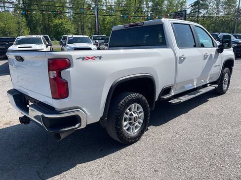 Used 2023 Chevrolet Silverado 2500 LT AWD/4WD image 7