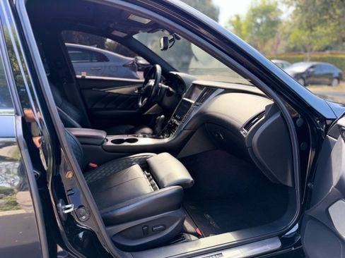 Used 2018 INFINITI Q50 Red Sport 400 w/ Sensory Package (Sport) RWD image 12