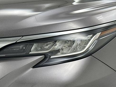 Certified 2023 Toyota Sienna LE image 21