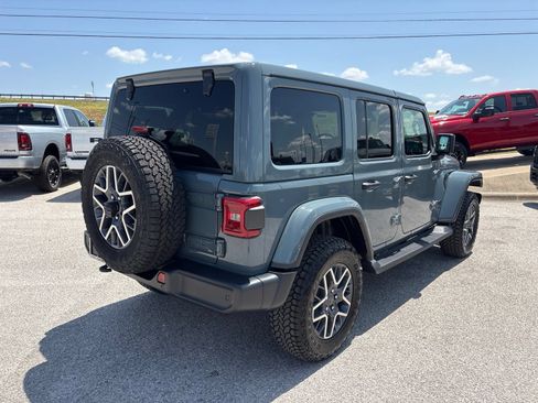 New 2026 Jeep Wrangler Unlimited Sahara AWD/4WD image 6