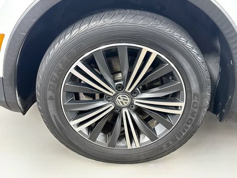 Used 2019 Volkswagen Tiguan SEL FWD image 41