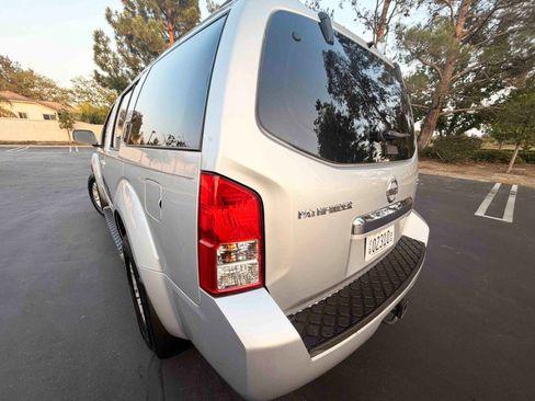 Used 2008 Nissan Pathfinder SE RWD image 14