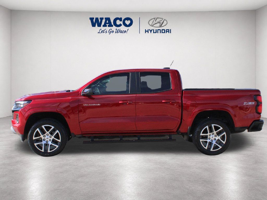 Used 2024 Chevrolet Colorado Z71 w/ Z71 Convenience Package 2 AWD/4WD image 4