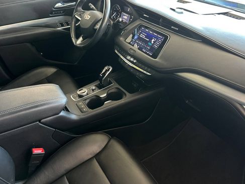 Used 2023 Cadillac XT4 Premium Luxury FWD image 15