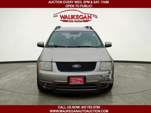 Used 2006 Ford Freestyle SEL image 2
