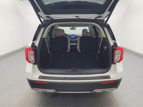 Used 2020 Ford Explorer XLT w/ Equipment Group 202A RWD image 29