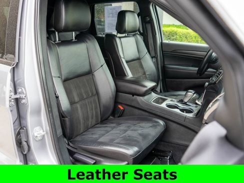 Used 2021 Jeep Grand Cherokee Laredo X AWD/4WD image 9