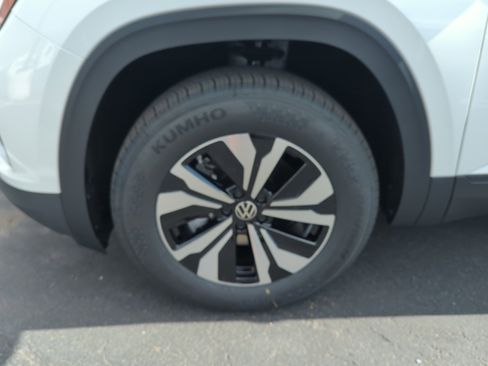 New 2026 Volkswagen Atlas SE image 26