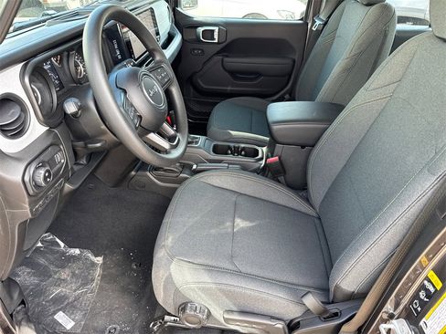 New 2026 Jeep Gladiator Sport image 24