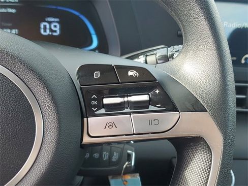 Used 2024 Hyundai Elantra SE image 24