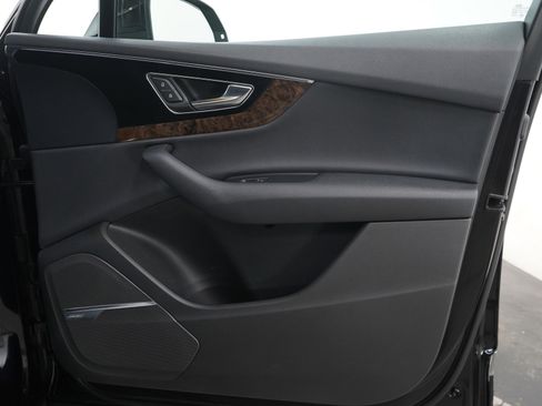 Used 2018 Audi Q7 3.0T Prestige w/ Prestige Package AWD/4WD image 13