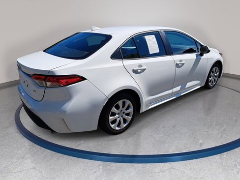 Used 2024 Toyota Corolla LE FWD image 5
