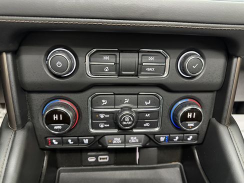 Used 2021 Chevrolet Tahoe High Country image 20