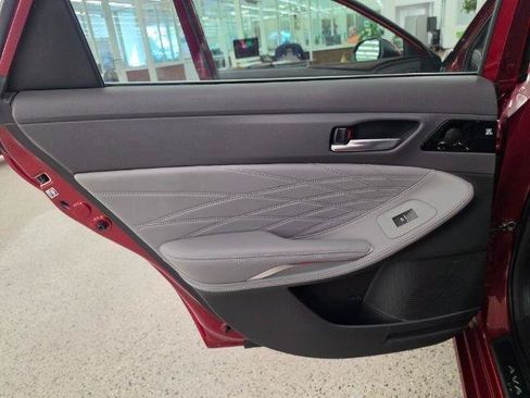 Used 2020 Toyota Avalon Limited w/ Advanced Safety Package FWD image 34