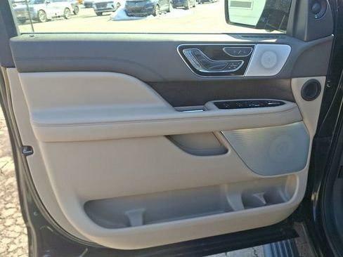Certified 2024 Lincoln Navigator L Reserve AWD/4WD image 12
