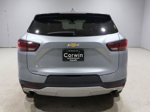 Used 2025 Chevrolet Blazer LT AWD/4WD image 3