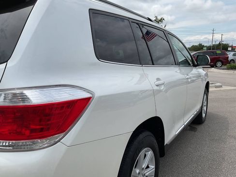 Used 2012 Toyota Highlander SE w/ Tow Pkg AWD/4WD image 8