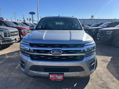 Used 2024 Ford Expedition Limited image 2