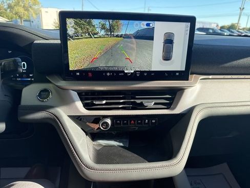 New 2026 Ford Explorer Active w/ Active Comfort Package image 23