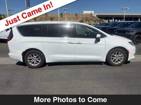 Used 2023 Chrysler Voyager LX FWD image 7