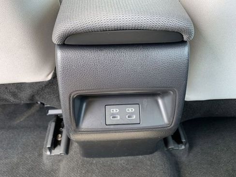 Used 2026 Toyota Corolla LE FWD image 31