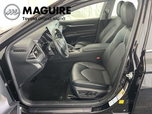 Used 2023 Toyota Camry SE w/ Cold Weather Package image 4