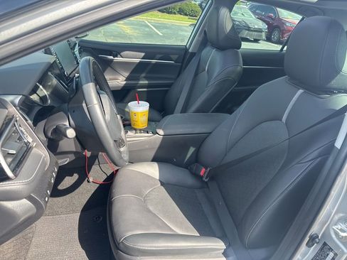 Used 2021 Toyota Camry XSE w/ Navigation Package image 10