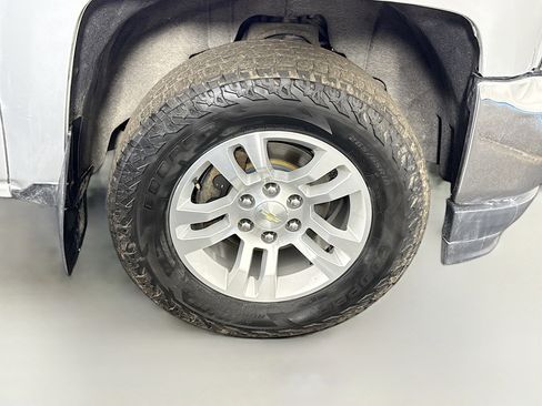 Used 2018 Chevrolet Silverado 1500 LT w/ All Star Edition image 30