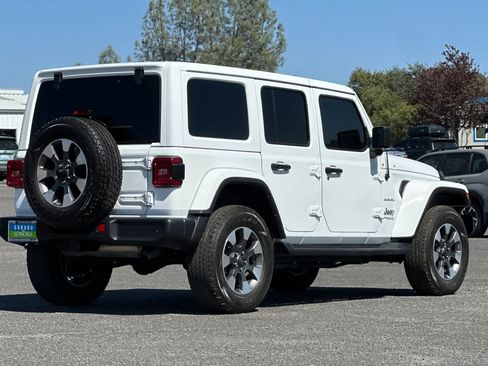 Used 2021 Jeep Wrangler Unlimited Sahara AWD/4WD image 3