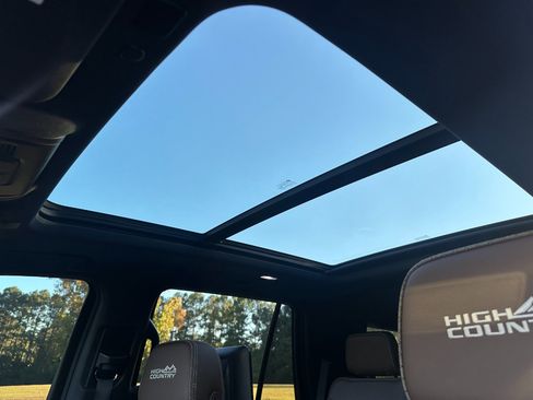 Used 2021 Chevrolet Tahoe High Country w/ Premium Package 2 image 17