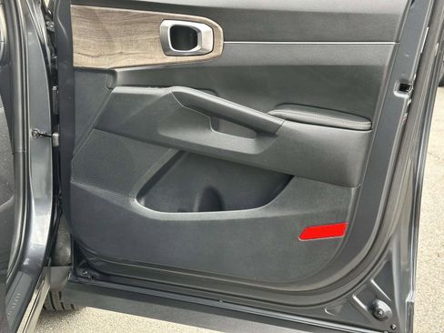 Used 2022 Kia Sorento S image 27
