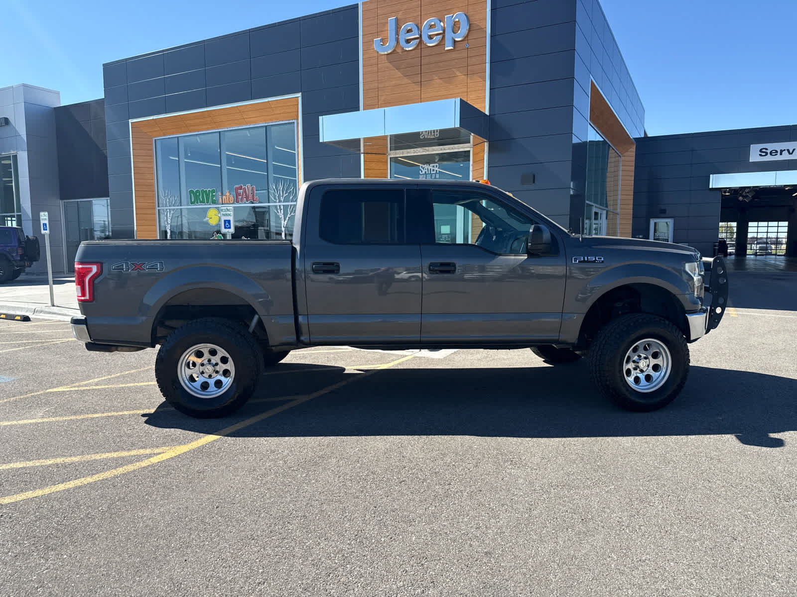 Used 2016 Ford F150 XLT AWD/4WD image 8