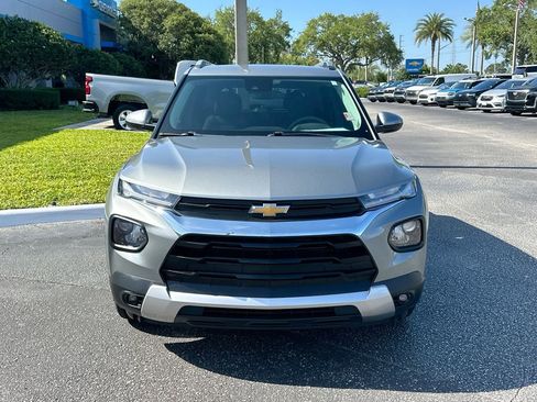 Used 2023 Chevrolet TrailBlazer LT FWD image 2