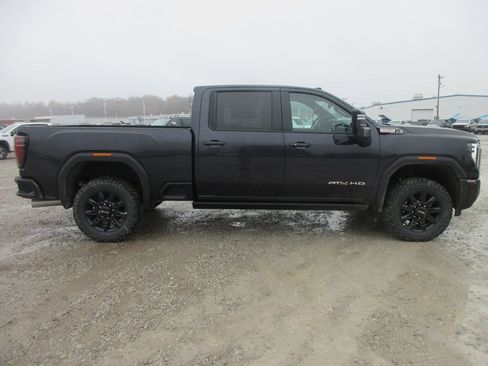 New 2026 GMC Sierra 2500 AT4 w/ AT4 Premium Plus Package image 3