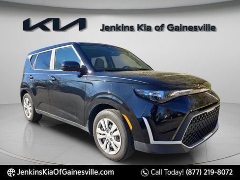 Used 2024 Kia Soul LX image 1