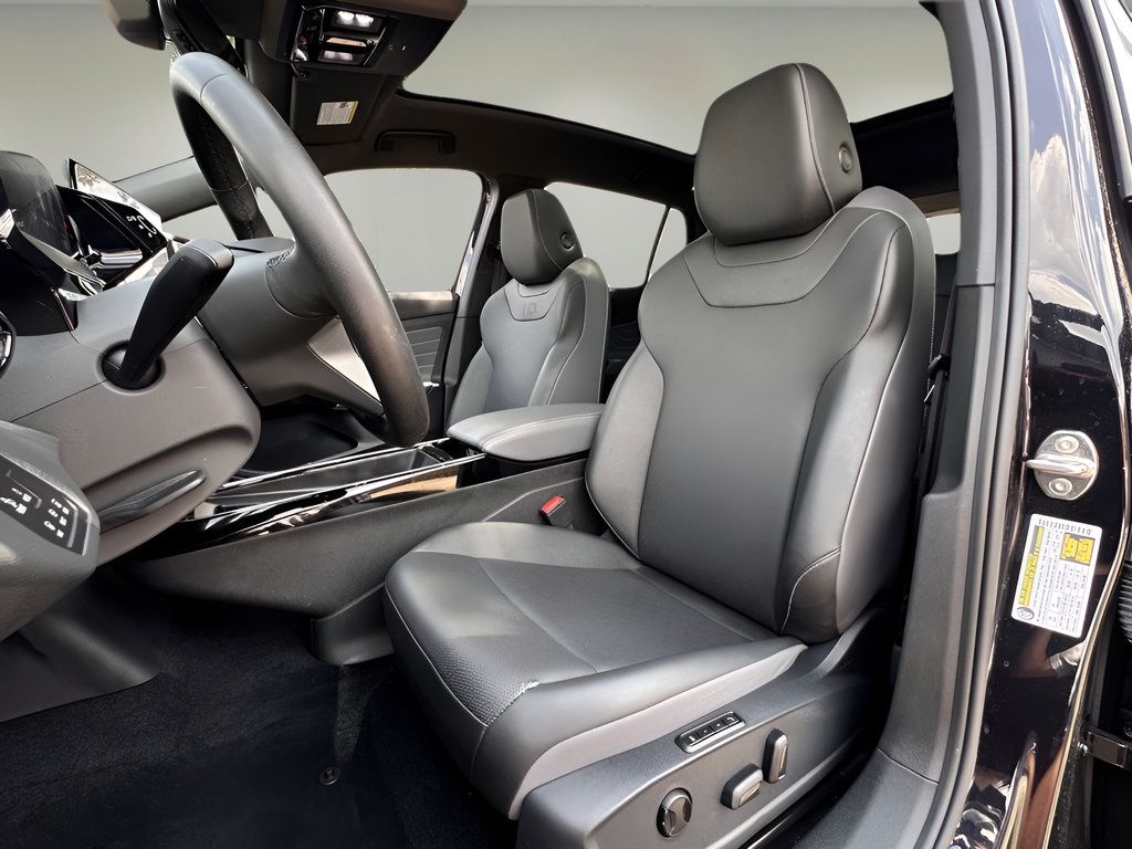 Used 2023 Volkswagen ID.4 Pro S AWD/4WD image 6