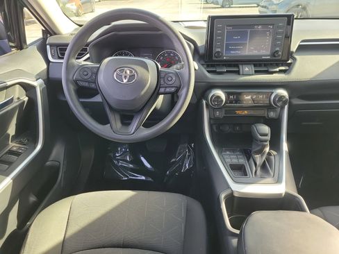 Used 2022 Toyota RAV4 XLE image 10