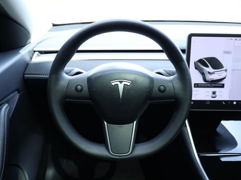 Used 2020 Tesla Model Y Long Range image 15