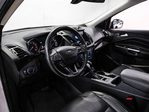 Used 2019 Ford Escape Titanium AWD/4WD image 3