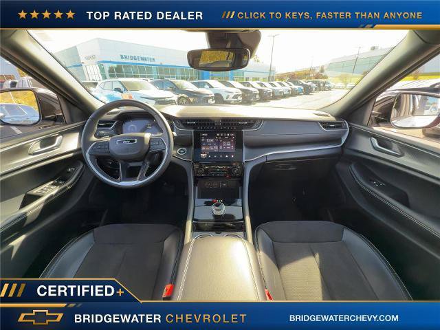 Used 2023 Jeep Grand Cherokee L Laredo AWD/4WD image 8
