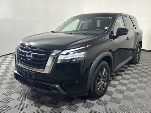 Used 2022 Nissan Pathfinder S AWD/4WD image 3