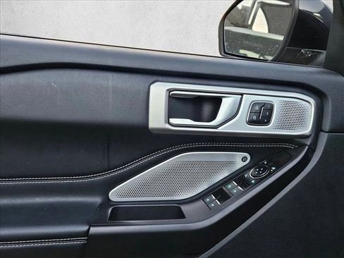 Used 2020 Ford Explorer ST w/ ST Street Pack image 8