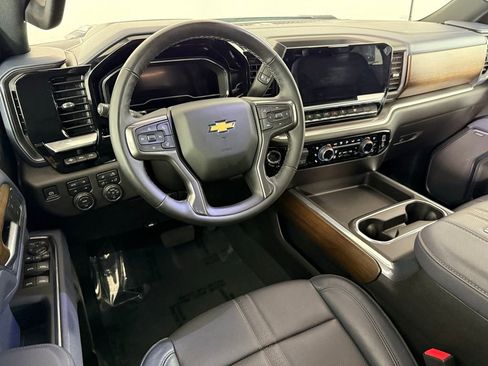 Used 2025 Chevrolet Silverado 2500 High Country w/ High Country Premium Package AWD/4WD image 22