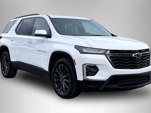 Used 2023 Chevrolet Traverse RS FWD image 1