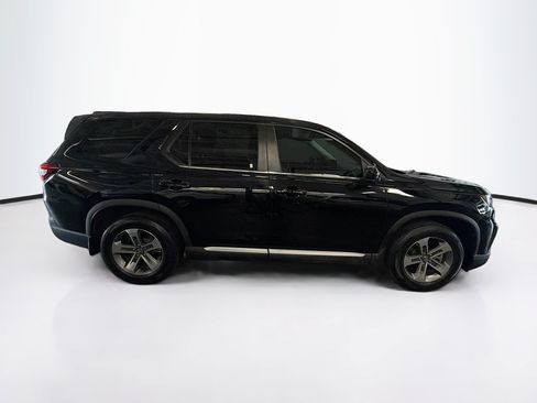 Used 2025 Honda Pilot EX-L image 10