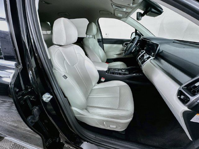 Used 2023 Kia Sorento EX AWD/4WD image 30