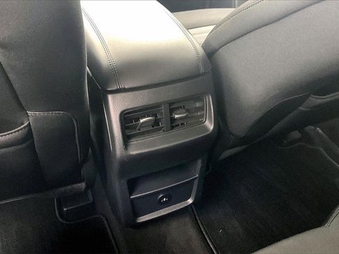 Used 2022 Ford Edge SE w/ Black Appearance Package image 33