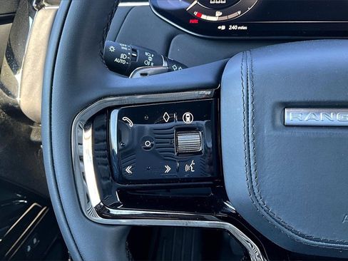 Used 2025 Land Rover Range Rover Sport SE image 20