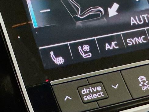 Used 2023 Audi Q8 Premium Plus w/ Premium Plus Package image 5